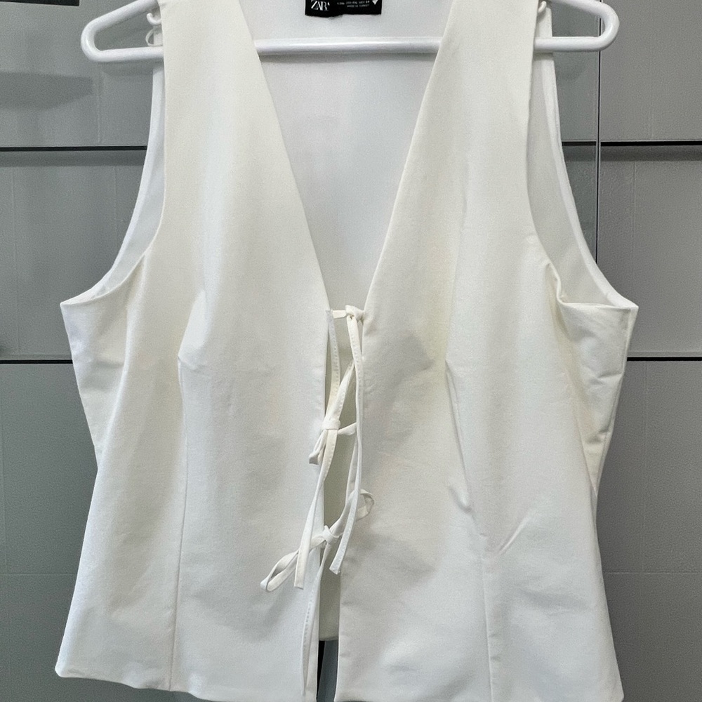Zara Cream Sleeveless Tie-Front Blouse